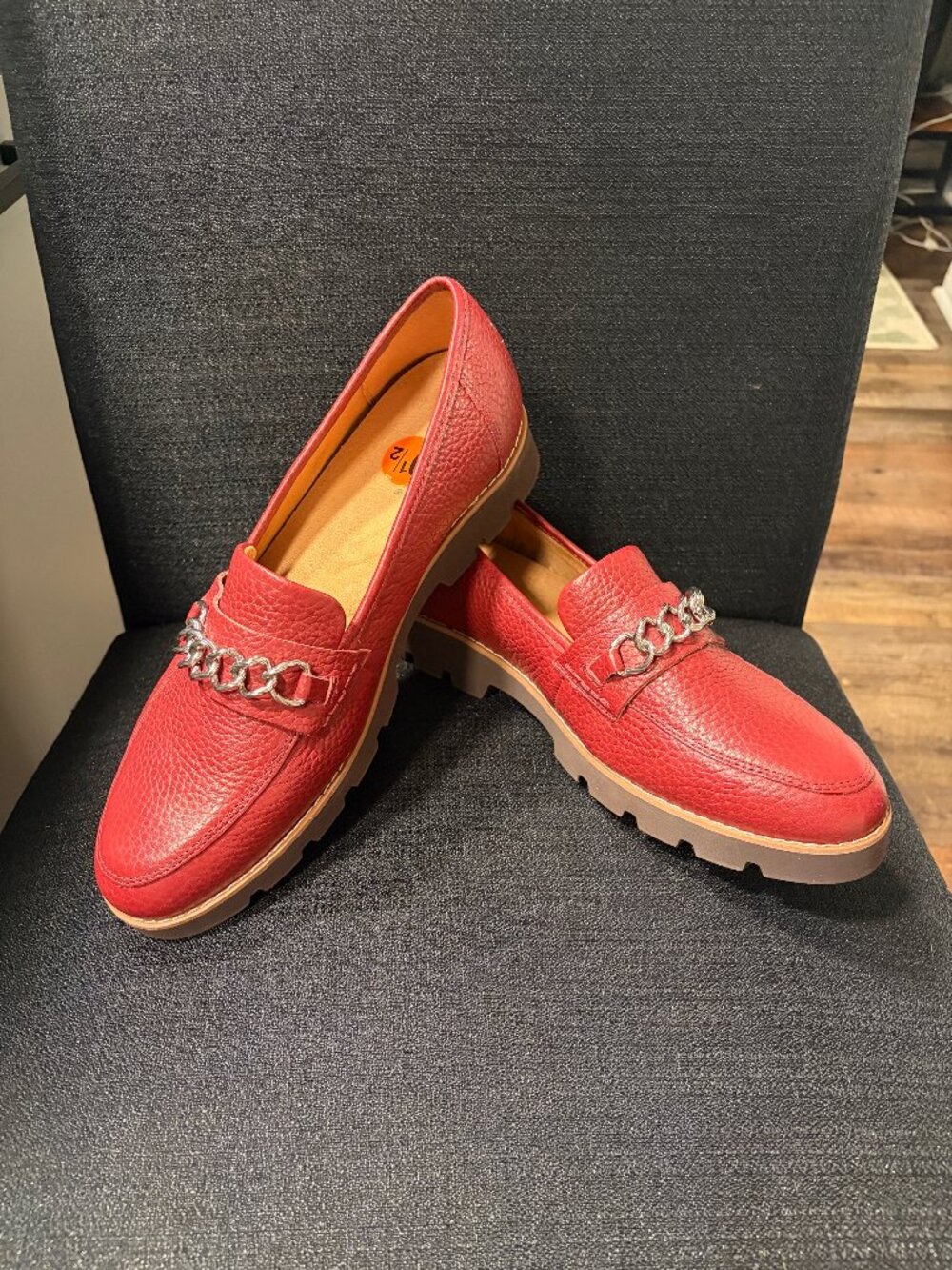 Vionic Red Pebble Leather Chain Link Loafers - Size 9.5